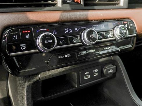 Used 2023 Honda Pilot Elite image 21