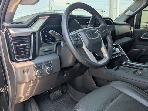Used 2025 GMC Sierra 2500 Denali w/ Technology Package AWD/4WD image 11