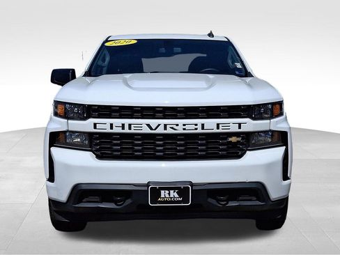 Used 2020 Chevrolet Silverado 1500 Custom w/ Custom Value Package image 2