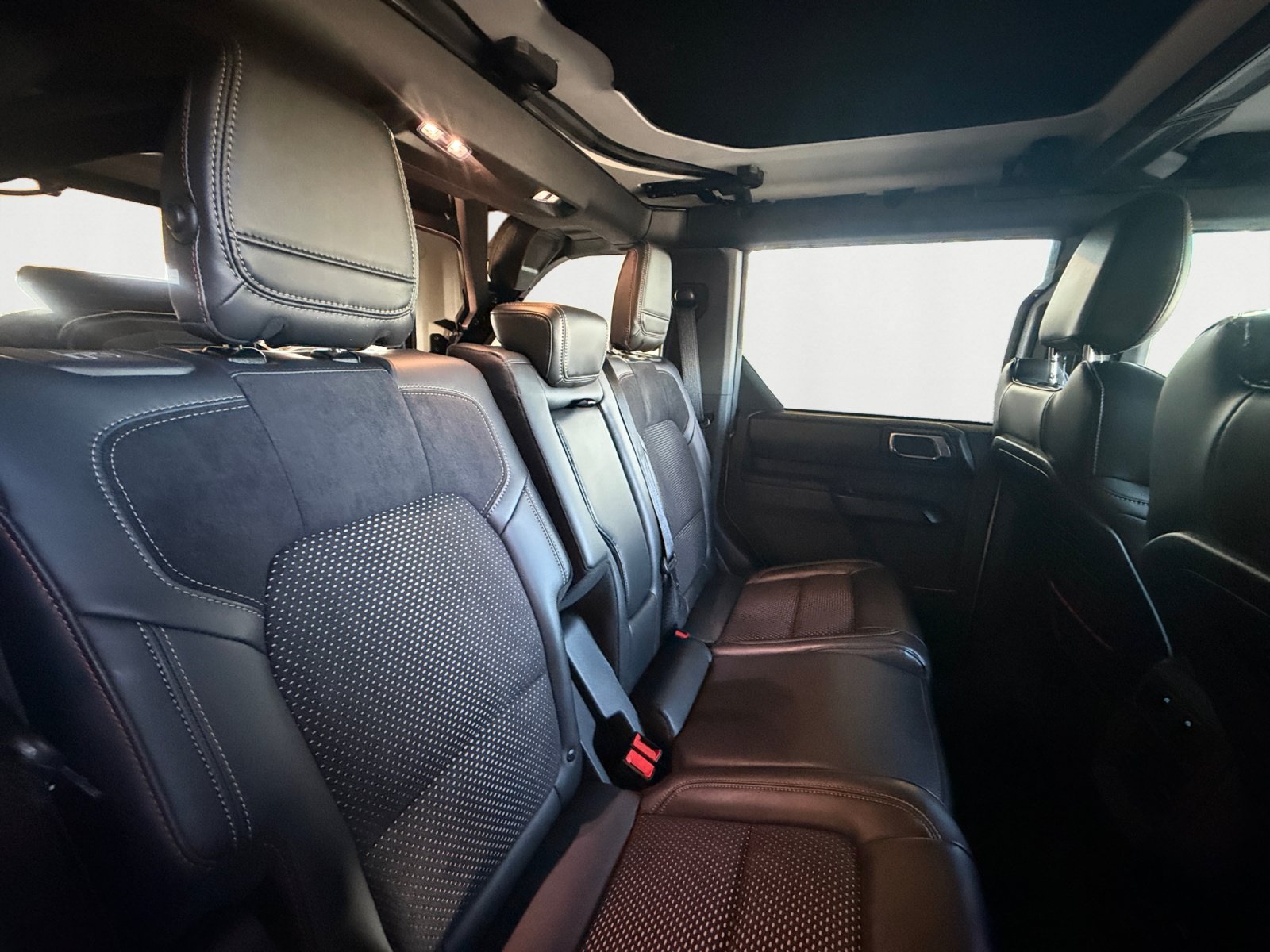Used 2025 Ford Bronco Raptor AWD/4WD image 18