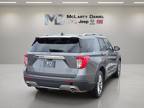Used 2023 Ford Explorer Limited AWD/4WD image 5