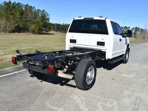Used 2022 Ford F350 XL w/ Power Equipment Group image 5