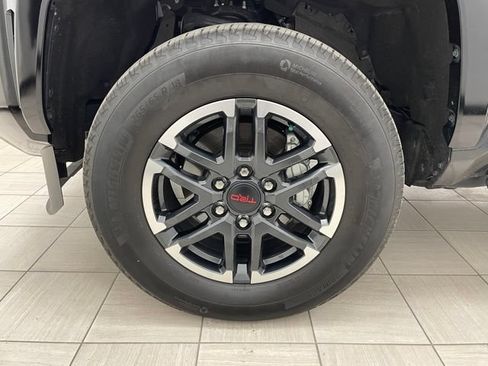 Used 2025 Toyota Tacoma TRD Sport AWD/4WD image 8
