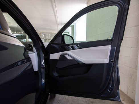 Used 2020 BMW X6 sDrive40i w/ M Sport Package image 27