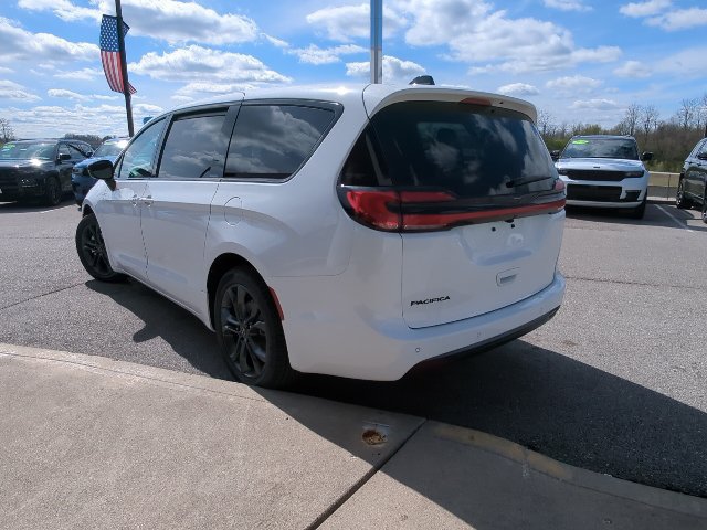 New 2026 Chrysler Pacifica Select FWD image 28
