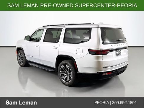 Used 2023 Jeep Wagoneer Series II AWD/4WD image 5