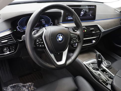 Used 2022 BMW 530e xDrive AWD/4WD image 6