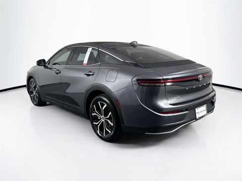 Used 2024 Toyota Crown Limited image 8