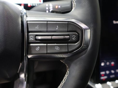 Used 2025 GMC Acadia Denali w/ Super Cruise Package AWD/4WD image 39