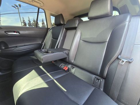 Used 2022 Toyota Corolla Cross XLE w/ Convenience Package AWD/4WD image 17