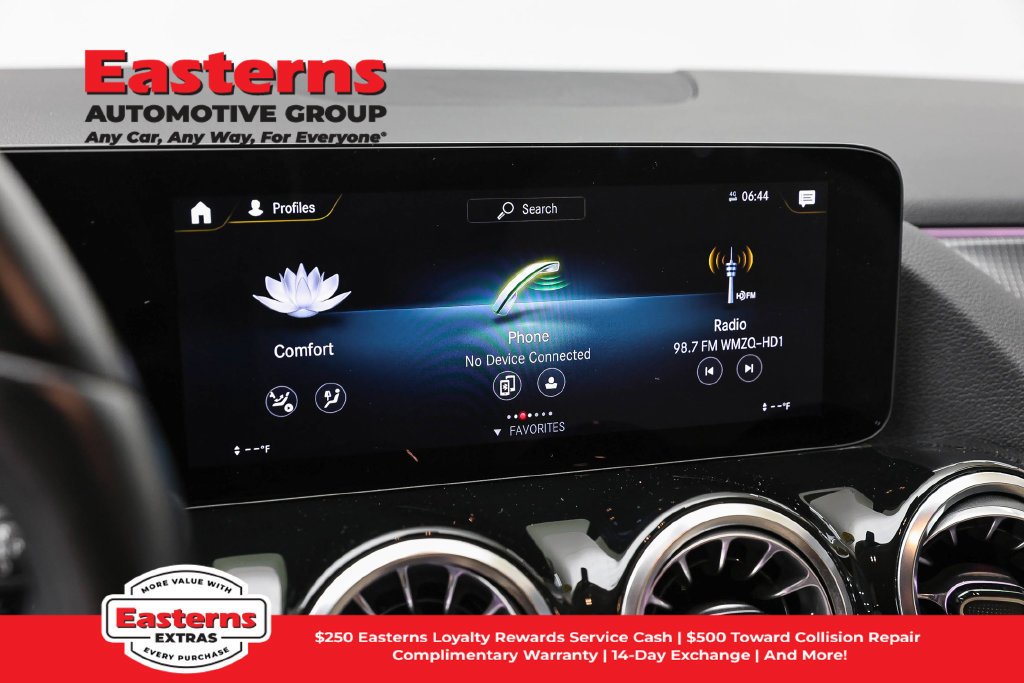 Used 2023 Mercedes-Benz GLA 250 w/ Premium Package image 19