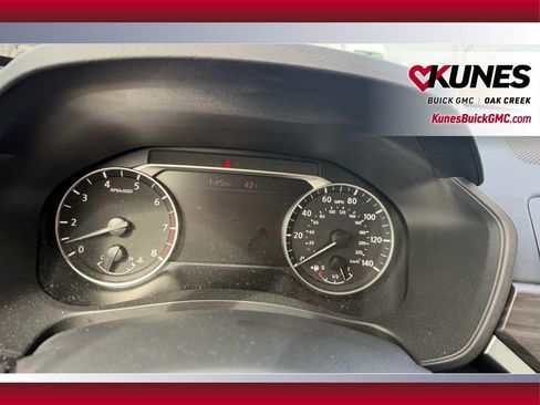 Used 2025 Nissan Altima 2.5 SV image 18