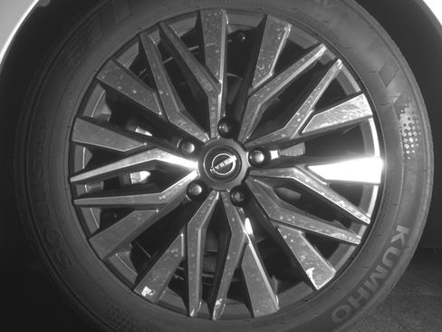 Used 2025 Nissan Altima 2.5 SV FWD image 12