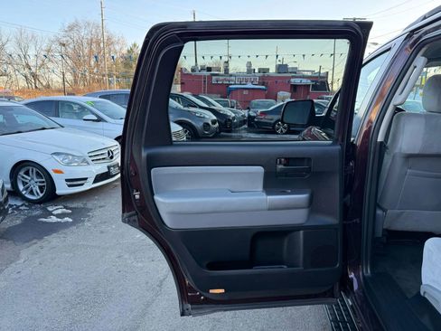 Used 2015 Toyota Sequoia SR5 image 43