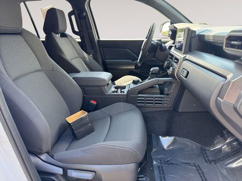 Used 2026 Toyota 4Runner SR5 AWD/4WD image 15