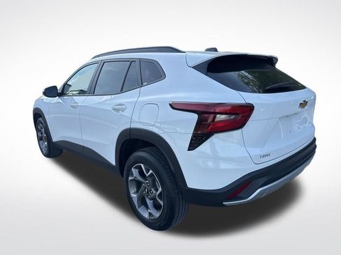 Used 2025 Chevrolet Trax LT image 4