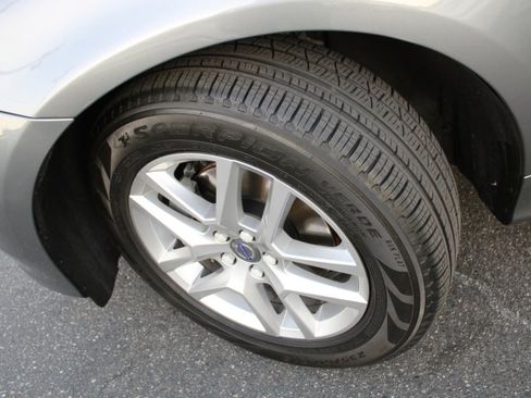 Used 2017 Volvo XC60 T5 w/ Tailgate Package image 19