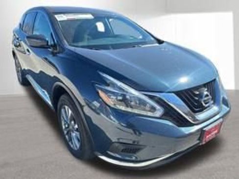Used 2018 Nissan Murano S image 3