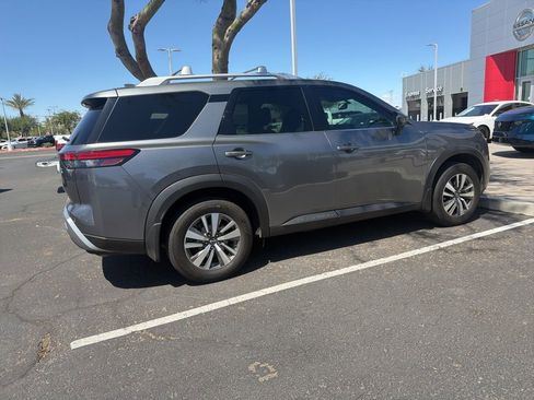 Certified 2022 Nissan Pathfinder SL image 4