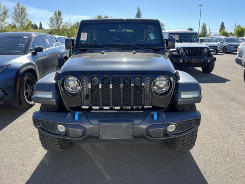 Used 2023 Jeep Wrangler Unlimited w/ Sun & Screen Package AWD/4WD image 6