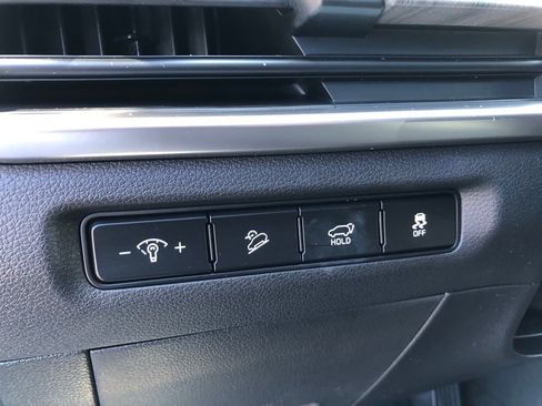 Used 2024 Kia Telluride EX w/ EX Captain's Chair Package image 13