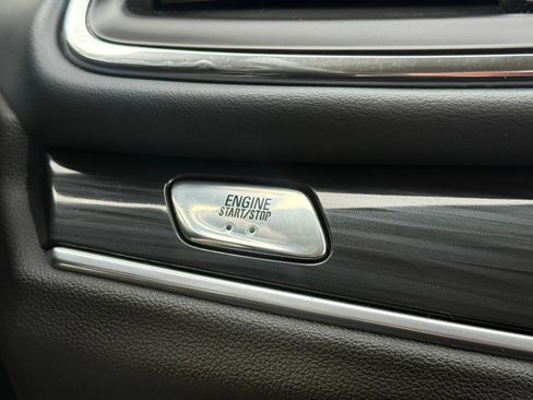 Used 2020 Buick Enclave Premium w/ Sun and Sites Package image 42