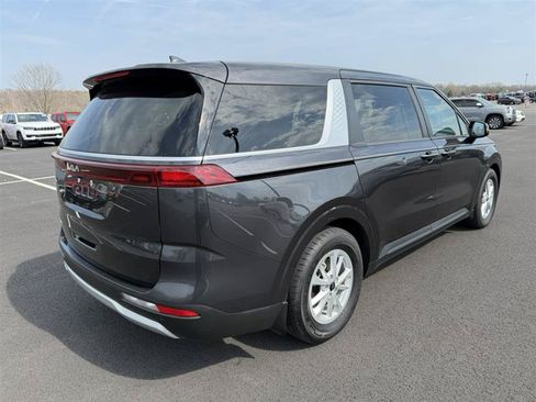 Used 2024 Kia Carnival LX FWD image 8
