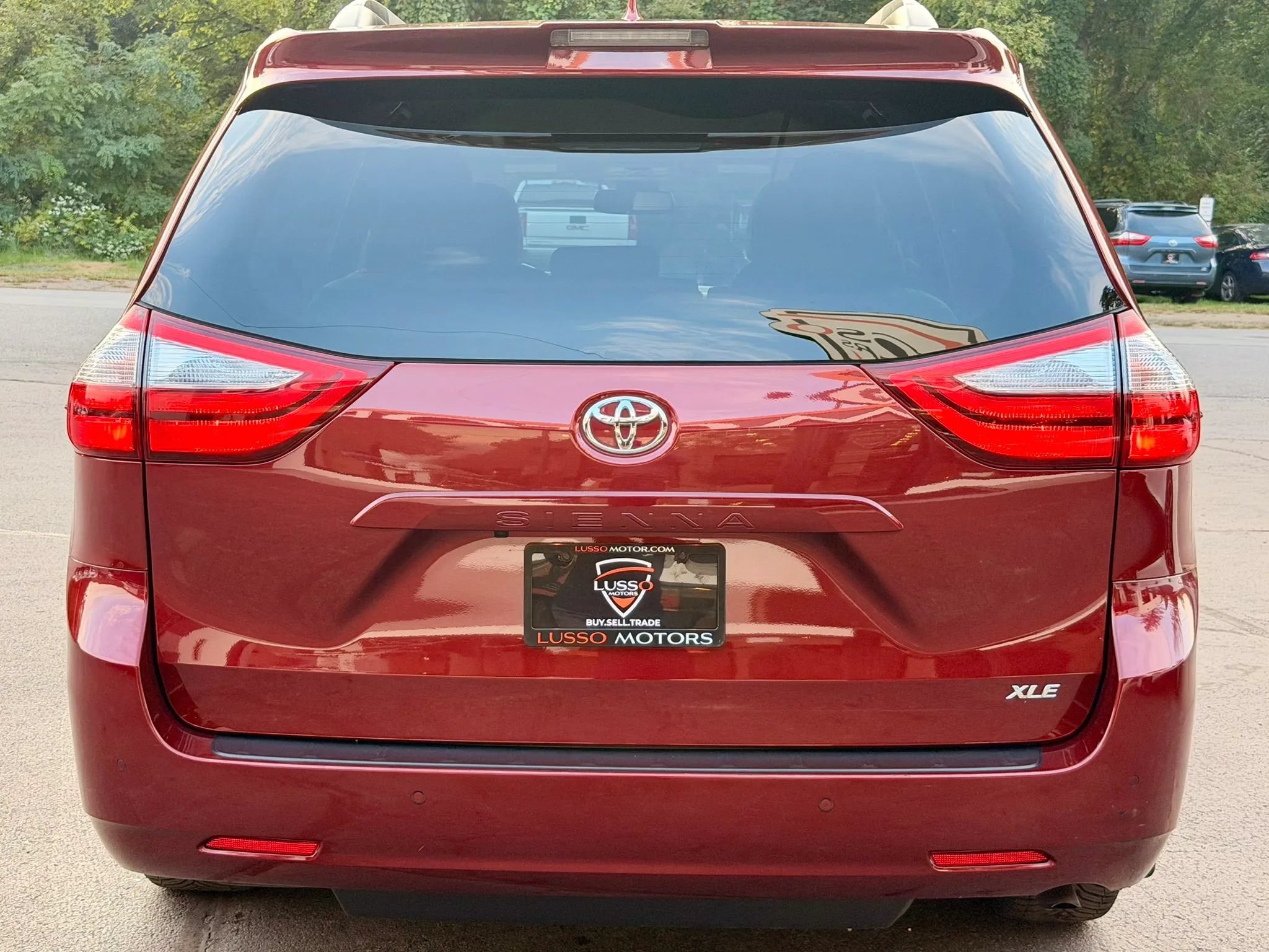 Used 2019 Toyota Sienna XLE w/ XLE Navigation Package FWD image 5