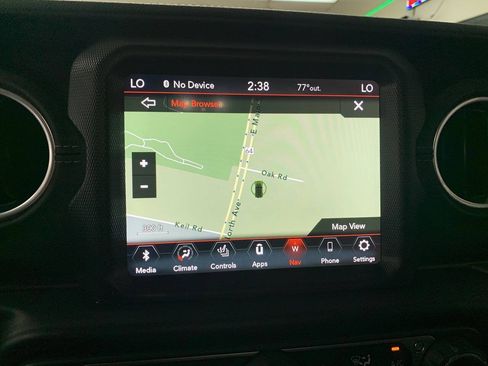 Used 2022 Jeep Wrangler Unlimited Sahara w/ Cold Weather Group AWD/4WD image 14