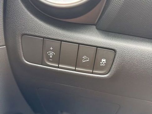 Used 2023 Hyundai Kona SE FWD image 17