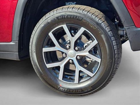 New 2025 Jeep Grand Cherokee Limited image 10