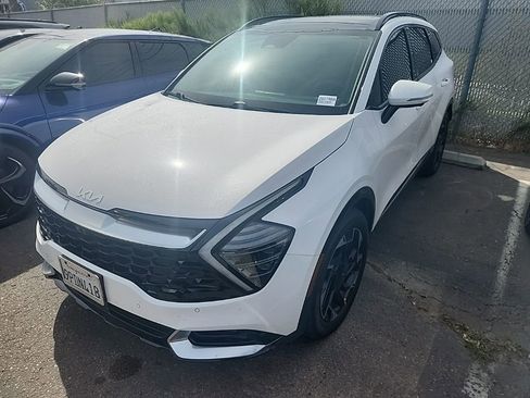 Certified 2024 Kia Sportage SX image 3