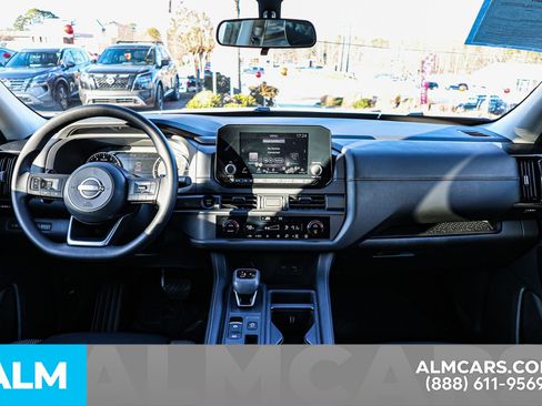 Used 2025 Nissan Pathfinder S image 27