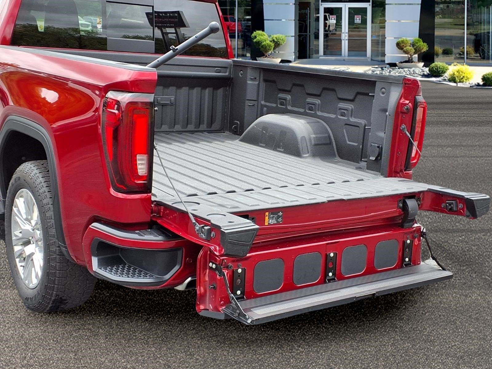 Used 2023 GMC Sierra 1500 Denali w/ Technology Package AWD/4WD image 31