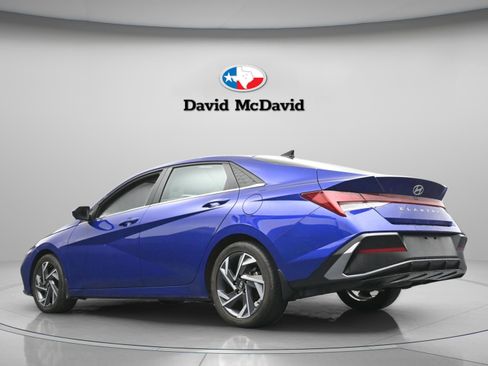 Used 2024 Hyundai Elantra SEL w/ Convenience Package image 9