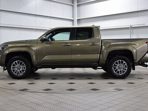 Used 2024 Toyota Tacoma Limited image 4