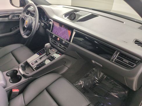 New 2026 Porsche Macan AWD/4WD image 27