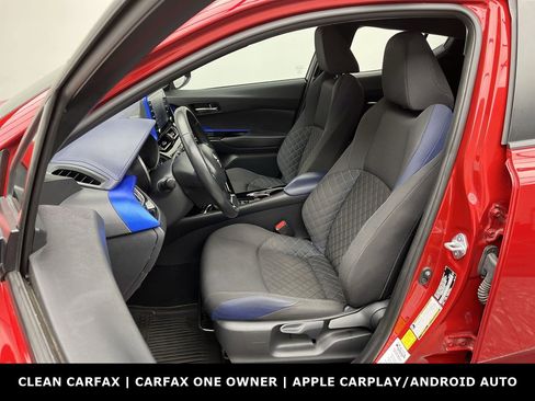 Used 2022 Toyota C-HR XLE image 8