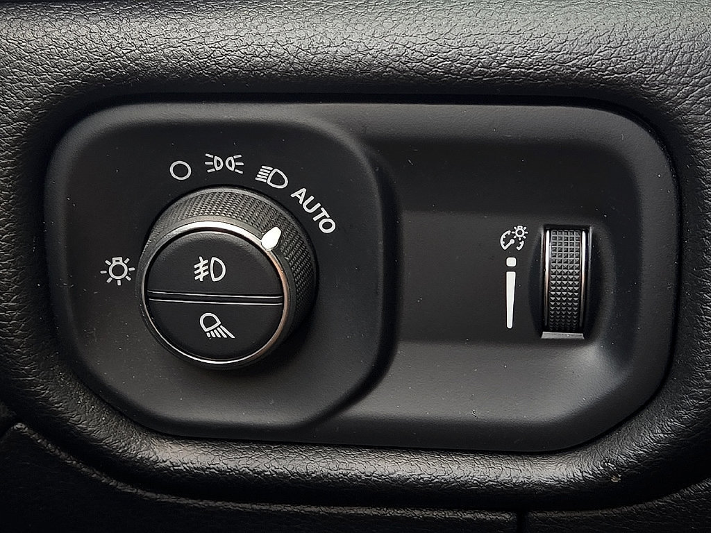 Used 2025 RAM 1500 Big Horn AWD/4WD image 16