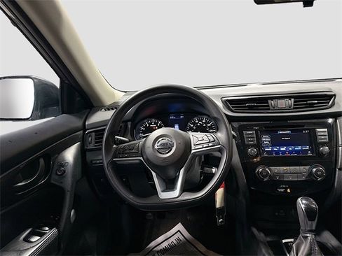 Used 2020 Nissan Rogue S image 22