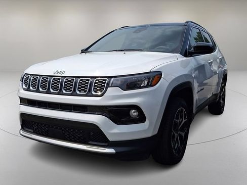 Used 2025 Jeep Compass Limited AWD/4WD image 5
