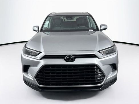 Certified 2024 Toyota Grand Highlander XLE image 9