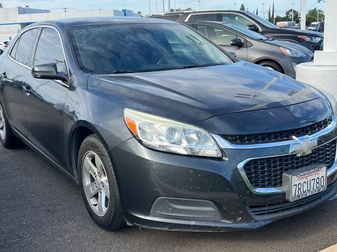 Used 2015 Chevrolet Malibu LT FWD image 3