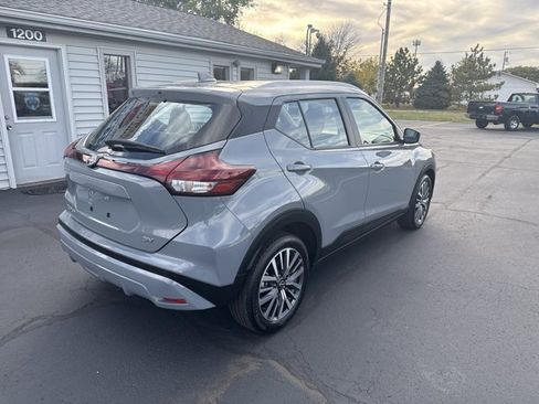 Used 2024 Nissan Kicks SV image 7