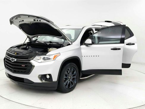 Used 2021 Chevrolet Traverse RS FWD image 9