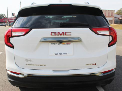 Used 2024 GMC Terrain AT4 image 6