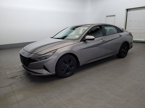 Used 2023 Hyundai Elantra Blue FWD image 2