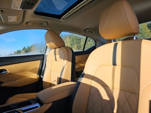 Used 2025 Nissan Sentra SV w/ SV Premium Package image 20