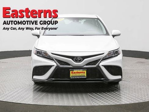 Used 2023 Toyota Camry SE FWD image 2