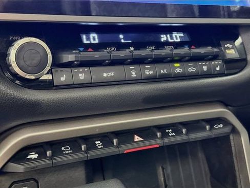 Used 2025 Toyota Tundra Limited w/ TRD Off-Road Package AWD/4WD image 15